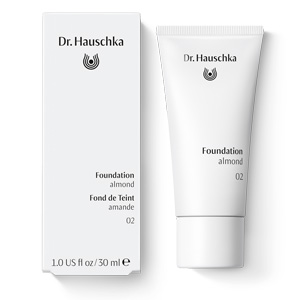     DR.HAUSCHKA Foundation 02 almond
